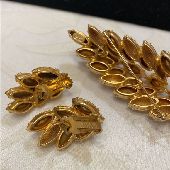 Vintage Alice Caviness Dimensional Demi Parure - Picture 6 of 9